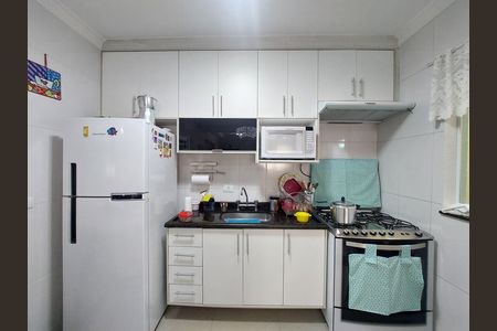Casa à venda com 95m², 2 quartos e 2 vagas Casa à venda com 95m², 2 quartos e 2 vagasCozinha