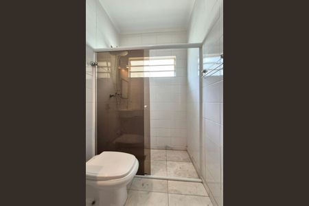 Casa à venda com 180m², 4 quartos e 2 vagas Casa à venda com 180m², 4 quartos e 2 vagasBanheiro da Suíte