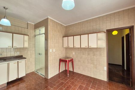 Casa à venda com 180m², 4 quartos e 2 vagas Casa à venda com 180m², 4 quartos e 2 vagasCozinha