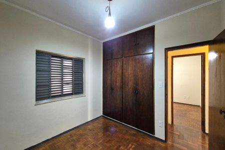 Casa à venda com 180m², 4 quartos e 2 vagas Casa à venda com 180m², 4 quartos e 2 vagasQuarto 2