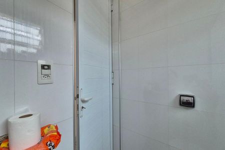 Casa à venda com 180m², 4 quartos e 2 vagas Casa à venda com 180m², 4 quartos e 2 vagasBanheiro casa 2