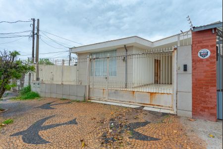 Casa à venda com 180m², 1 quarto e 2 vagasFachada