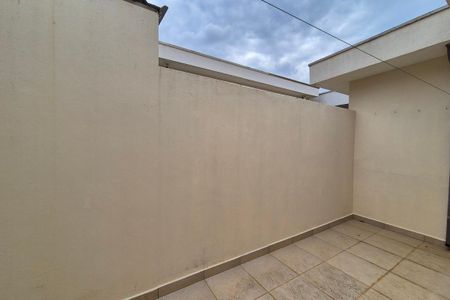 Casa à venda com 180m², 4 quartos e 2 vagas Casa à venda com 180m², 4 quartos e 2 vagasVista do Quarto 2