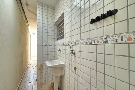 Casa à venda com 180m², 4 quartos e 2 vagas Casa à venda com 180m², 4 quartos e 2 vagasÁrea de Serviço