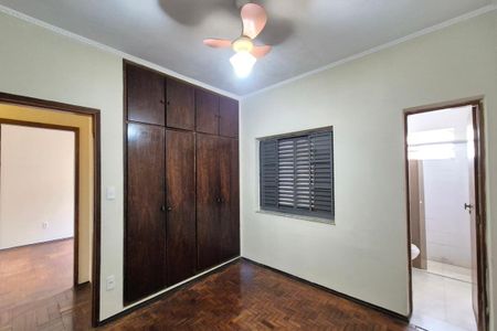 Casa à venda com 180m², 4 quartos e 2 vagas Casa à venda com 180m², 4 quartos e 2 vagasQuarto 3 - Suíte