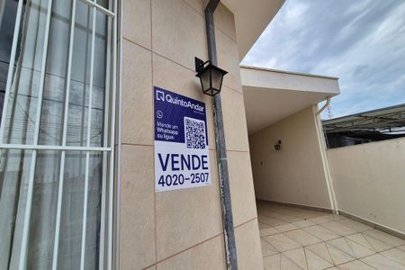 Casa à venda com 180m², 4 quartos e 2 vagas Casa à venda com 180m², 4 quartos e 2 vagasPlaca Instalada