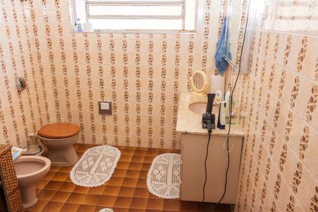 Casa para alugar com 336m², 3 quartos e 8 vagasBanheiro