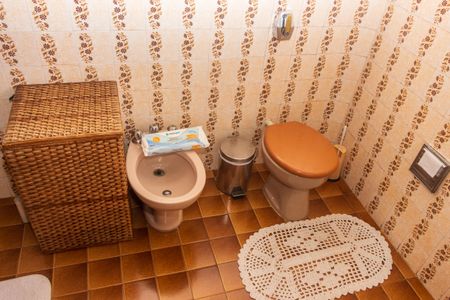 Casa para alugar com 336m², 3 quartos e 8 vagasBanheiro