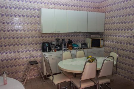 Casa para alugar com 336m², 3 quartos e 8 vagasCozinha