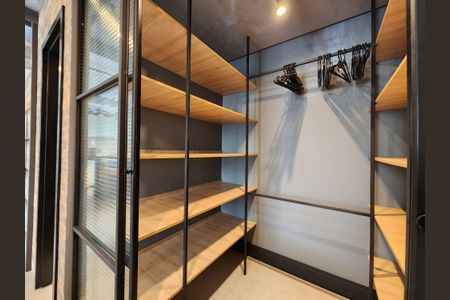 Apartamento à venda com 91m², 1 quarto e 1 vaga Apartamento à venda com 91m², 1 quarto e 1 vagaCloset da suíte