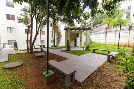 Apartamento para alugar com 39m², 2 quartos e 1 vagaÁrea comum - Churrasqueira