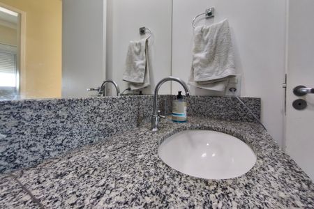 Apartamento à venda com 65m², 2 quartos e sem vaga Apartamento à venda com 65m², 2 quartos e sem vagaBanheiro Social