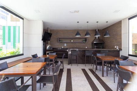 Apartamento para alugar com 67m², 2 quartos e 1 vaga Apartamento para alugar com 67m², 2 quartos e 1 vagaÁrea comum - Churrasqueira
