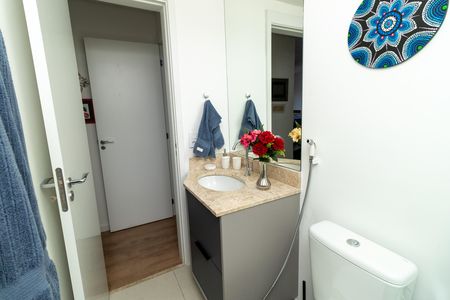 Apartamento para alugar com 67m², 2 quartos e 1 vaga Apartamento para alugar com 67m², 2 quartos e 1 vagaBanheiro da Suíte