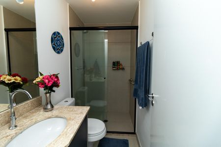 Apartamento para alugar com 67m², 2 quartos e 1 vaga Apartamento para alugar com 67m², 2 quartos e 1 vagaBanheiro da Suíte