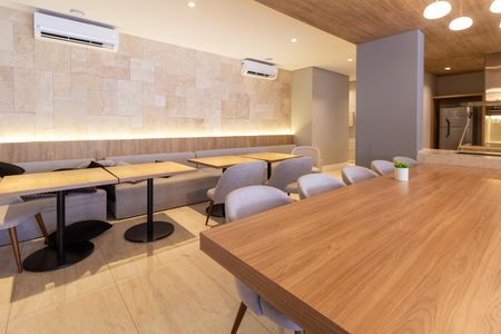 Apartamento para alugar com 67m², 2 quartos e 1 vaga Apartamento para alugar com 67m², 2 quartos e 1 vagaÁrea comum - Salão de festas