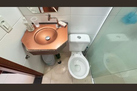 Apartamento à venda com 90m², 2 quartos e 1 vaga Apartamento à venda com 90m², 2 quartos e 1 vagaBanheiro