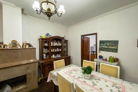 Casa à venda com 350m², 3 quartos e 4 vagasSala