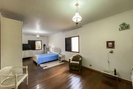 Casa à venda com 350m², 3 quartos e 4 vagasSuíte 2