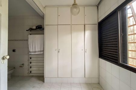 Casa à venda com 350m², 3 quartos e 4 vagasBanheiro da Suíte 1