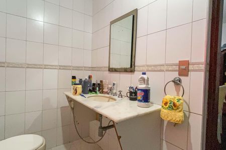 Casa à venda com 350m², 3 quartos e 4 vagasBanheiro de Serviço