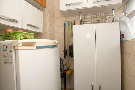 Apartamento à venda com 63m², 2 quartos e 2 vagasCozinha + Área de Serviço