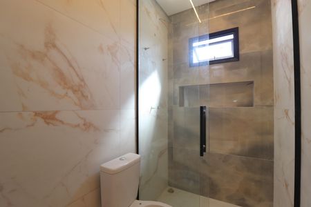 Casa à venda com 329m², 3 quartos e 6 vagasBanheiro da Suíte