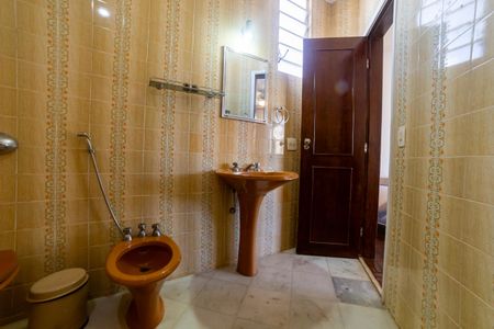 Apartamento à venda com 450m², 6 quartos e 2 vagas Apartamento à venda com 450m², 6 quartos e 2 vagasBanheiro da Suíte 2