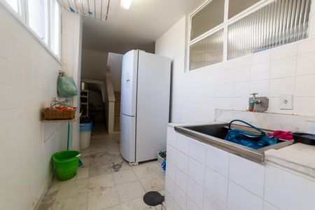Apartamento à venda com 450m², 6 quartos e 2 vagas Apartamento à venda com 450m², 6 quartos e 2 vagasÁrea de Serviço 1