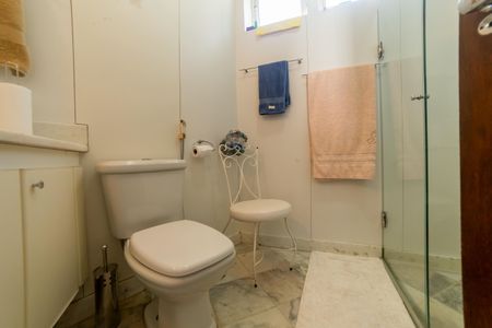 Apartamento à venda com 450m², 6 quartos e 2 vagas Apartamento à venda com 450m², 6 quartos e 2 vagasBanheiro da Suíte 3