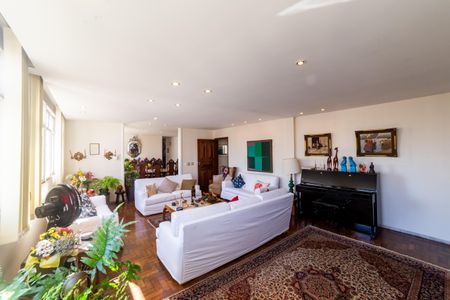 Apartamento à venda com 450m², 6 quartos e 2 vagas Apartamento à venda com 450m², 6 quartos e 2 vagasSala