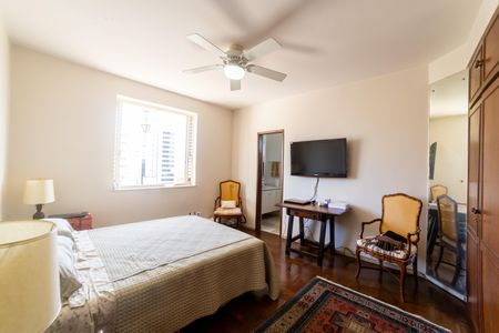 Apartamento à venda com 450m², 6 quartos e 2 vagas Apartamento à venda com 450m², 6 quartos e 2 vagasSuíte 3