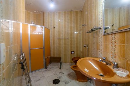 Apartamento à venda com 450m², 6 quartos e 2 vagas Apartamento à venda com 450m², 6 quartos e 2 vagasBanheiro da Suíte 2