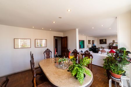 Apartamento à venda com 450m², 6 quartos e 2 vagas Apartamento à venda com 450m², 6 quartos e 2 vagasSala de Jantar