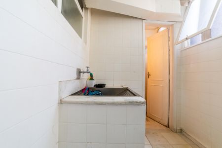 Apartamento à venda com 450m², 6 quartos e 2 vagas Apartamento à venda com 450m², 6 quartos e 2 vagasÁrea de Serviço 1