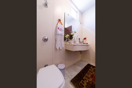 Apartamento à venda com 450m², 6 quartos e 2 vagas Apartamento à venda com 450m², 6 quartos e 2 vagasLavabo