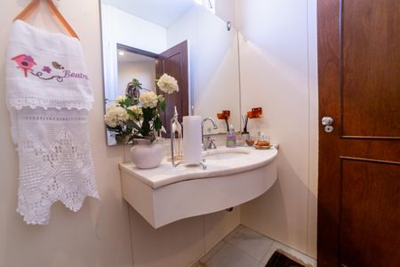 Apartamento à venda com 450m², 6 quartos e 2 vagas Apartamento à venda com 450m², 6 quartos e 2 vagasLavabo