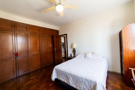 Apartamento à venda com 450m², 6 quartos e 2 vagas Apartamento à venda com 450m², 6 quartos e 2 vagasSuíte 1