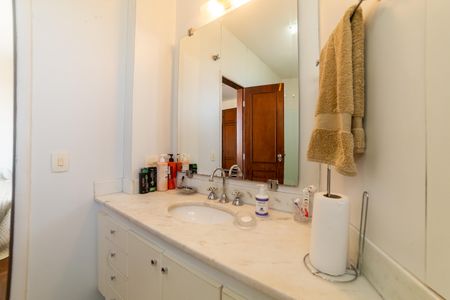 Apartamento à venda com 450m², 6 quartos e 2 vagas Apartamento à venda com 450m², 6 quartos e 2 vagasBanheiro da Suíte 3