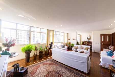 Apartamento à venda com 450m², 6 quartos e 2 vagas Apartamento à venda com 450m², 6 quartos e 2 vagasSala