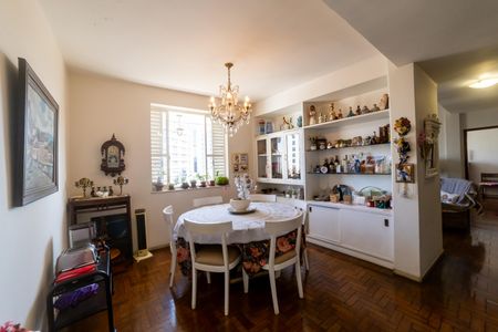 Apartamento à venda com 450m², 6 quartos e 2 vagas Apartamento à venda com 450m², 6 quartos e 2 vagasCopa