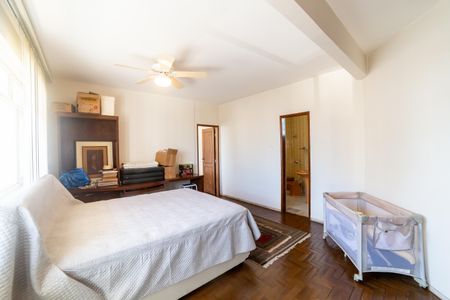 Apartamento à venda com 450m², 6 quartos e 2 vagas Apartamento à venda com 450m², 6 quartos e 2 vagasSuíte 2