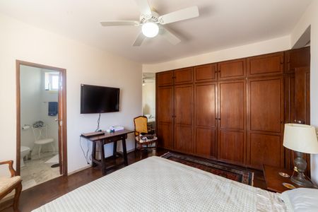 Apartamento à venda com 450m², 6 quartos e 2 vagas Apartamento à venda com 450m², 6 quartos e 2 vagasSuíte 3