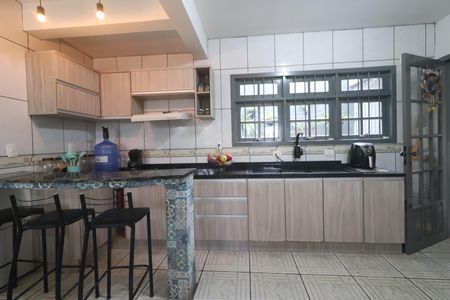 Casa à venda com 171m², 3 quartos e 3 vagasCozinha