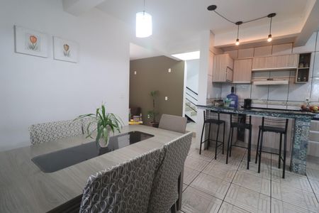 Casa à venda com 171m², 3 quartos e 3 vagasSala jantar