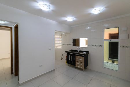 Sala/Cozinha de casa de condomínio à venda com 1 quarto, 33m² em Vila Campanela, São Paulo