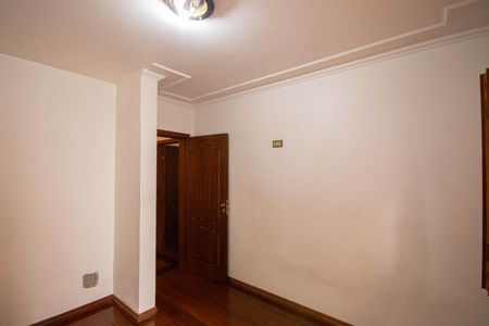 Casa de condomínio à venda com 405m², 6 quartos e 8 vagasSuíte 3