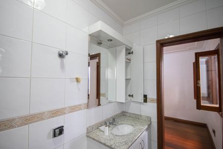 Casa de condomínio à venda com 405m², 6 quartos e 8 vagasBanheiro da Suíte 3