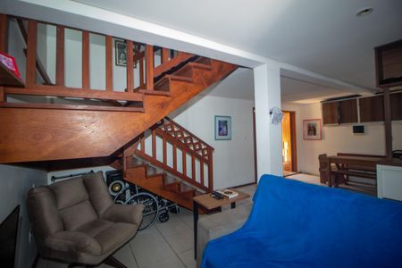Sala de casa à venda com 3 quartos, 150m² em Petrópolis, Porto Alegre