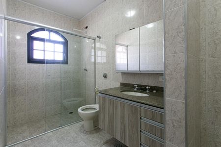 Casa à venda com 220m², 3 quartos e 6 vagasBanheiro da Suíte